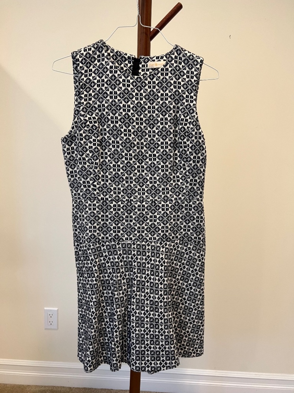 Tory Burch Black & White Geometric Jacquard Sleeveless A-Line Dress - Size 8 - Picture 3 of 4